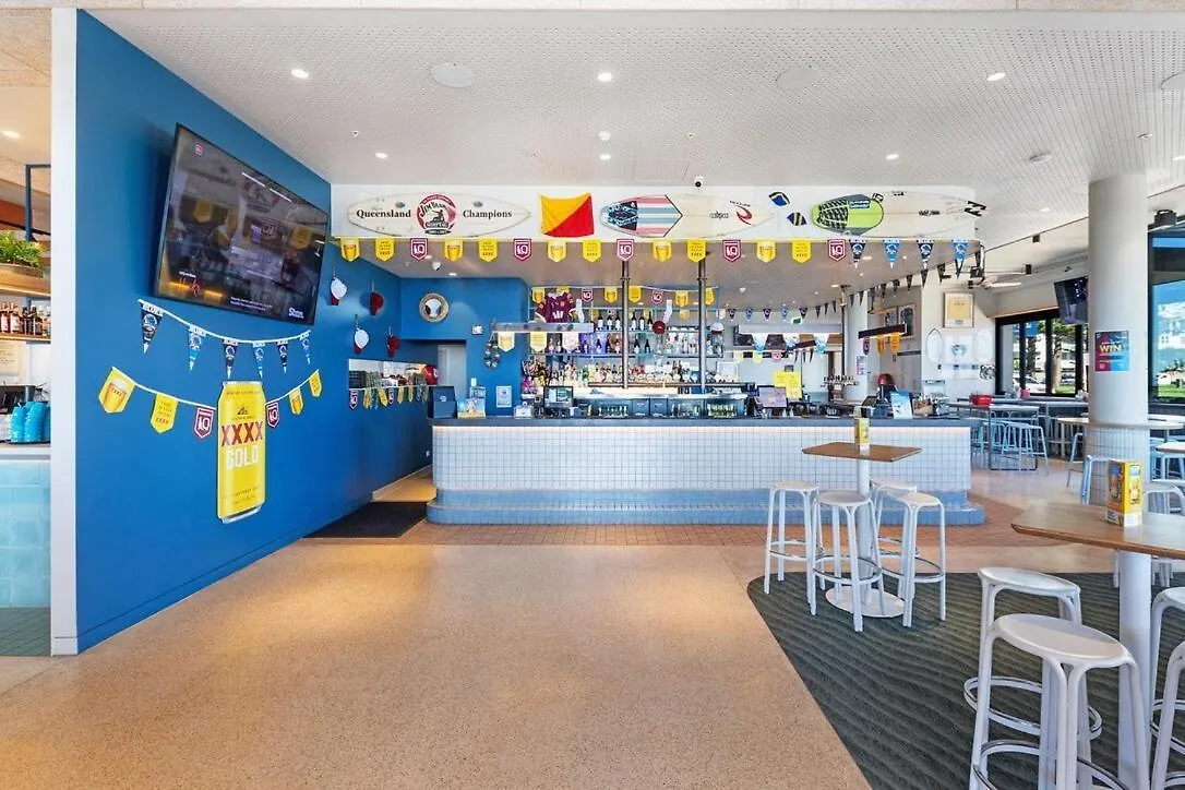 Beachfront Escape Kirra Ocean Views Sleeps 6 Gold Coast 0*,  Australia