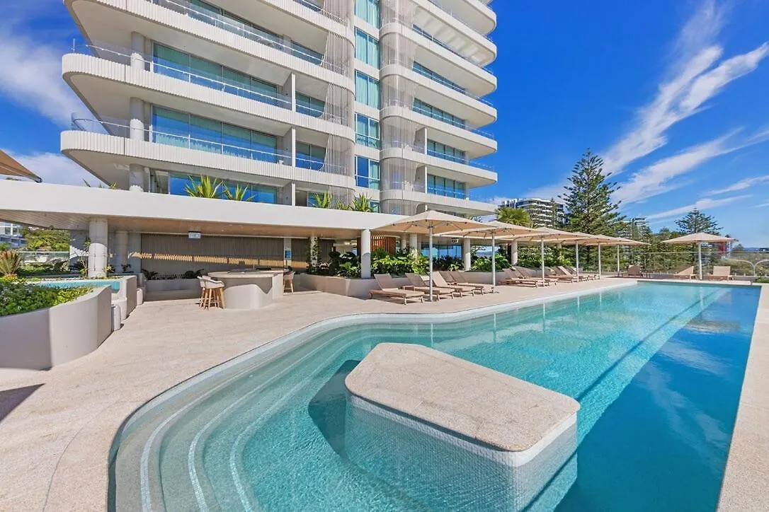 Beachfront Escape Kirra Ocean Views Sleeps 6 Gold Coast Apartment