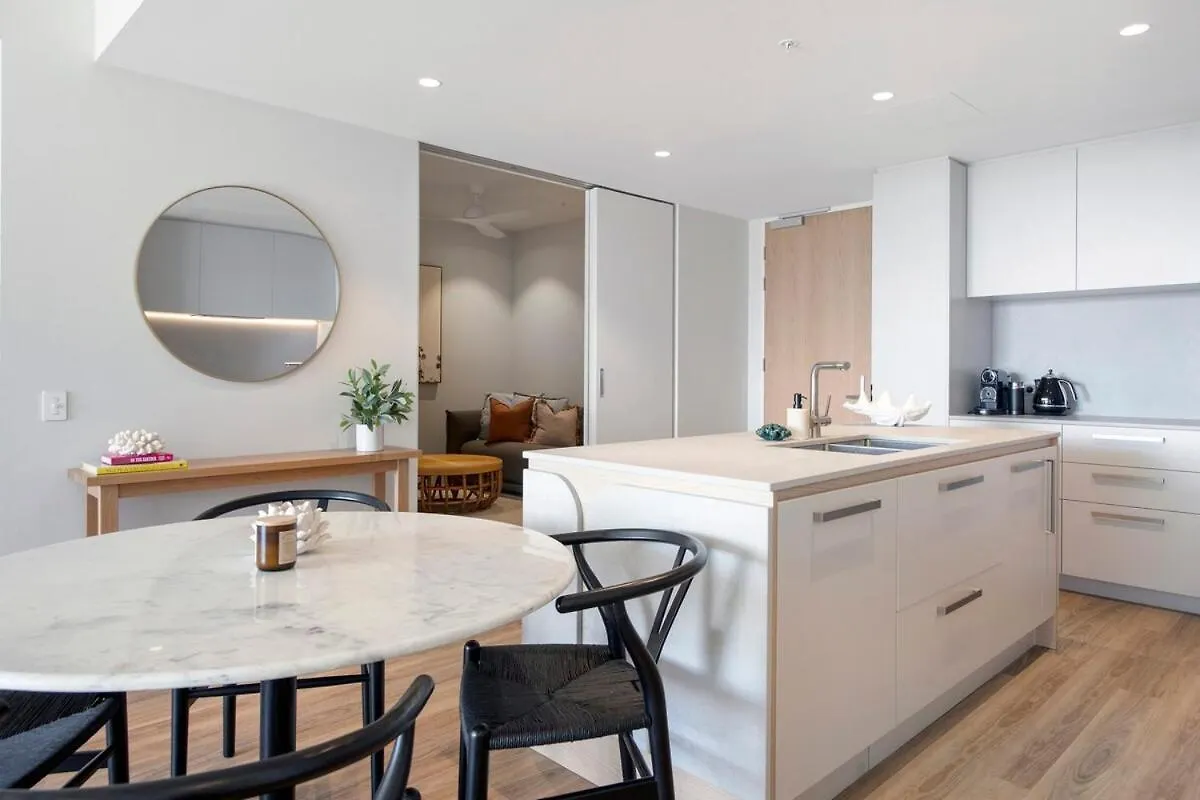 Beachfront Escape Kirra Ocean Views Sleeps 6 Gold Coast