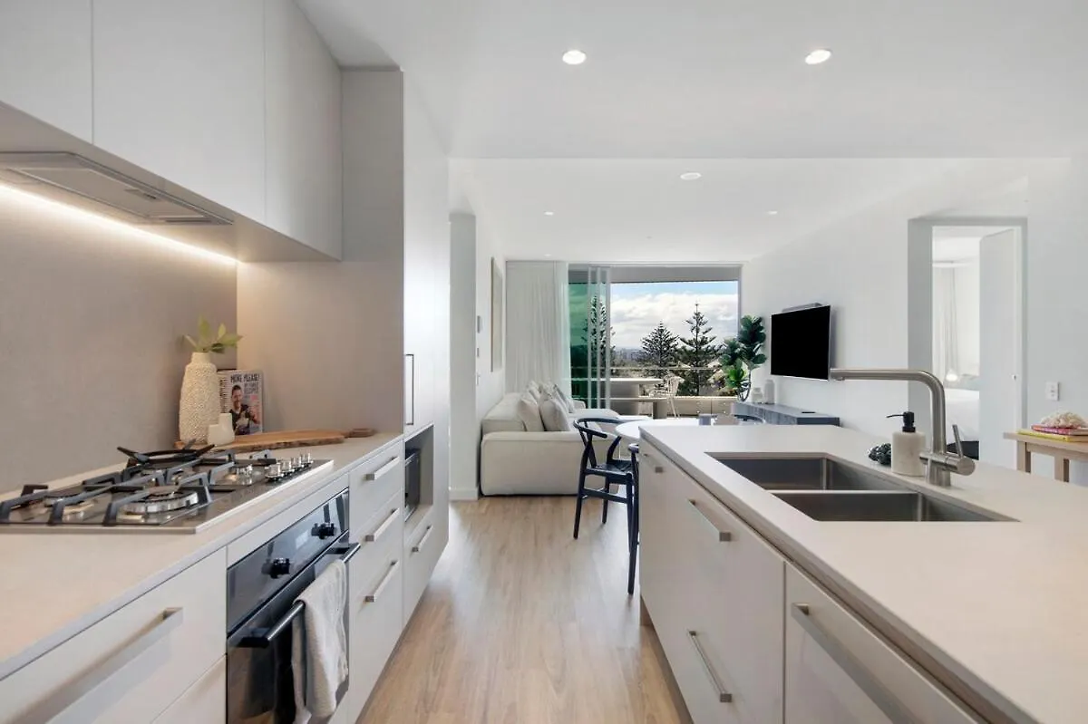 Beachfront Escape Kirra Ocean Views Sleeps 6 Gold Coast Apartment