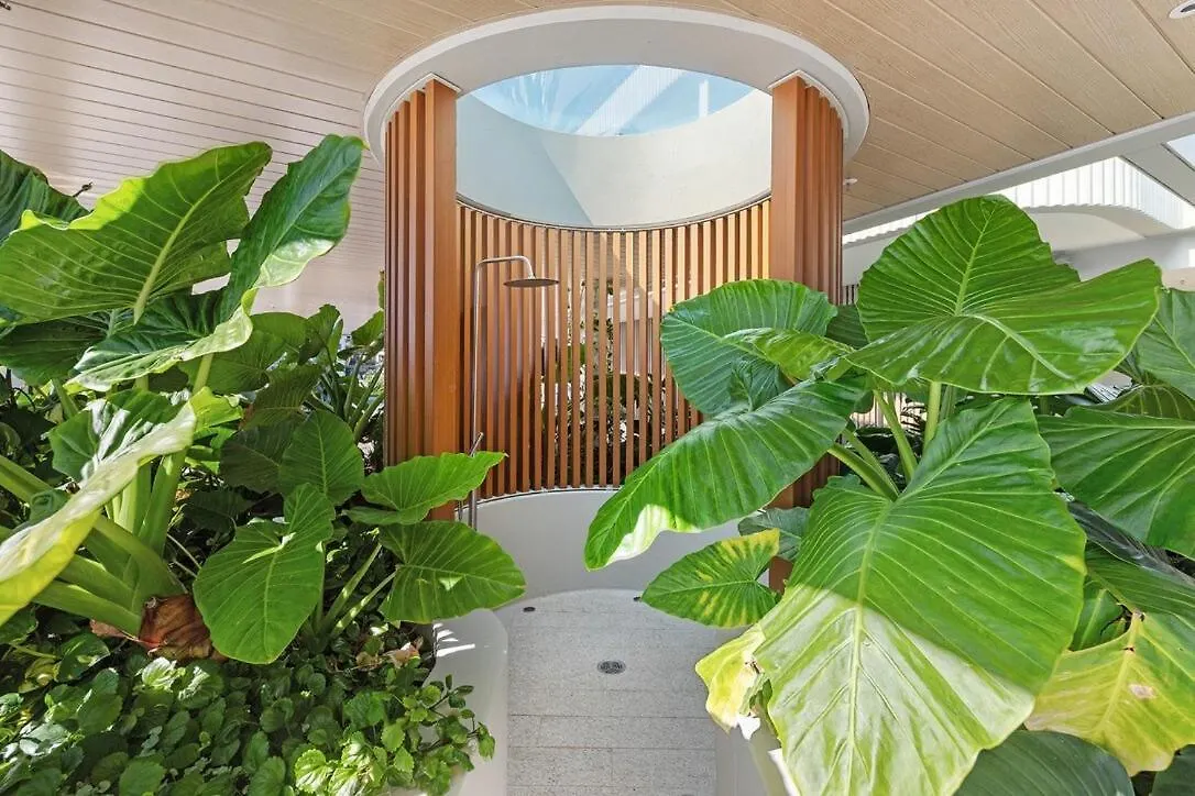 Beachfront Escape Kirra Ocean Views Sleeps 6 Gold Coast Apartment